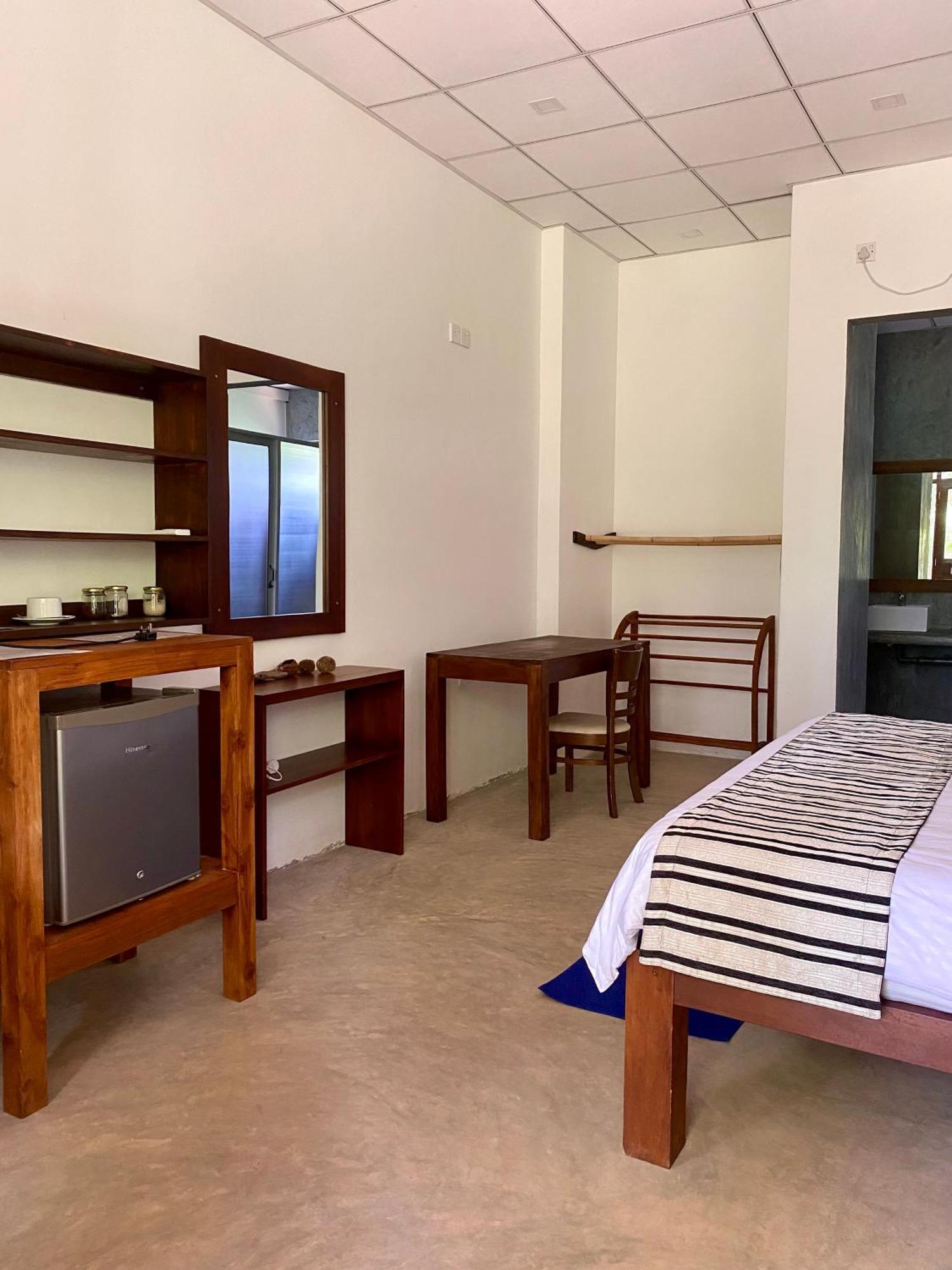 Hotel The Dale Mirissa Extérieur photo