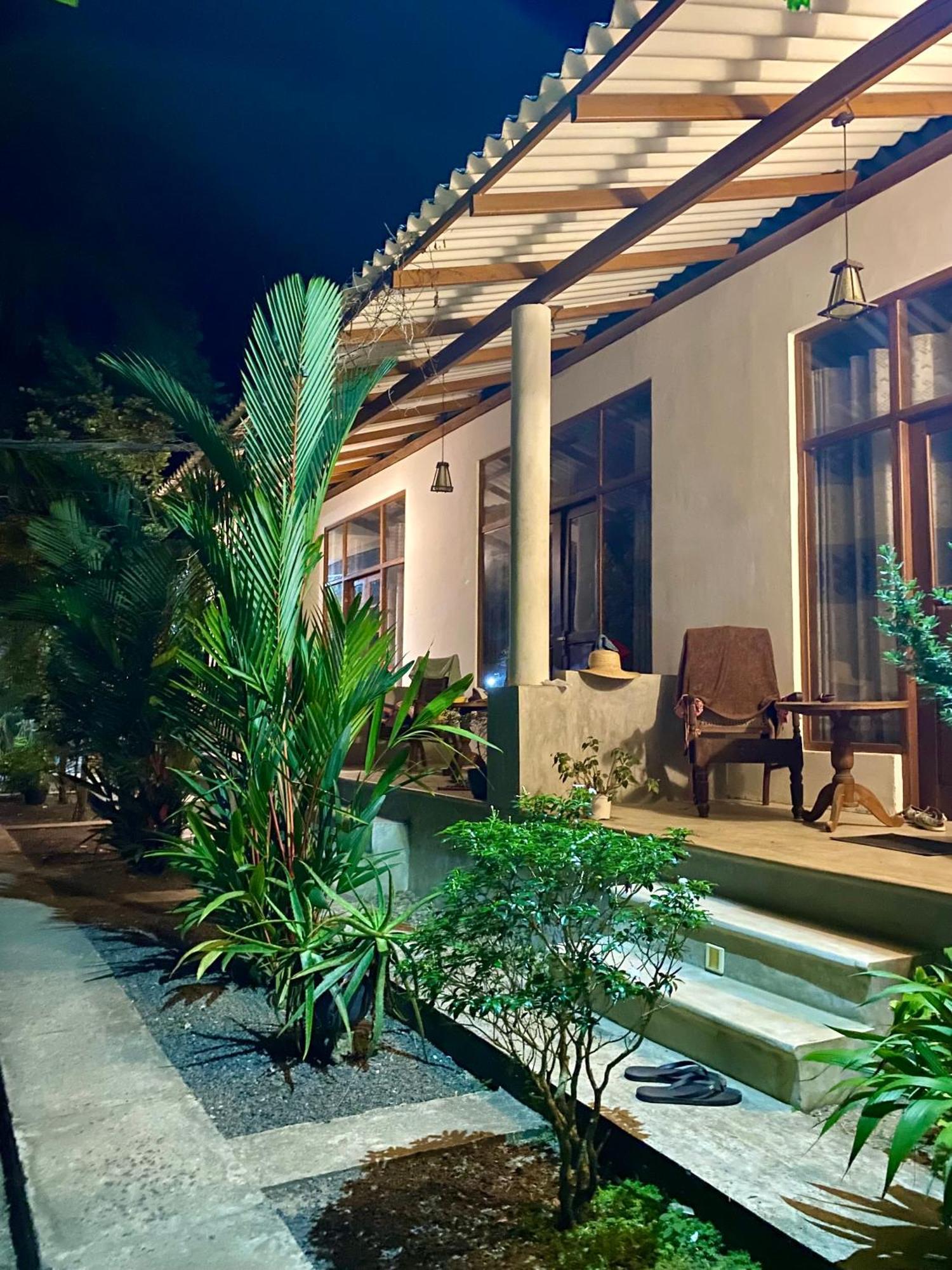 Hotel The Dale Mirissa Extérieur photo
