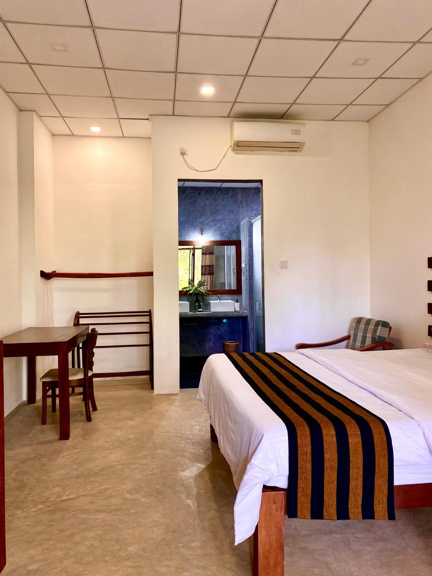 Hotel The Dale Mirissa Extérieur photo