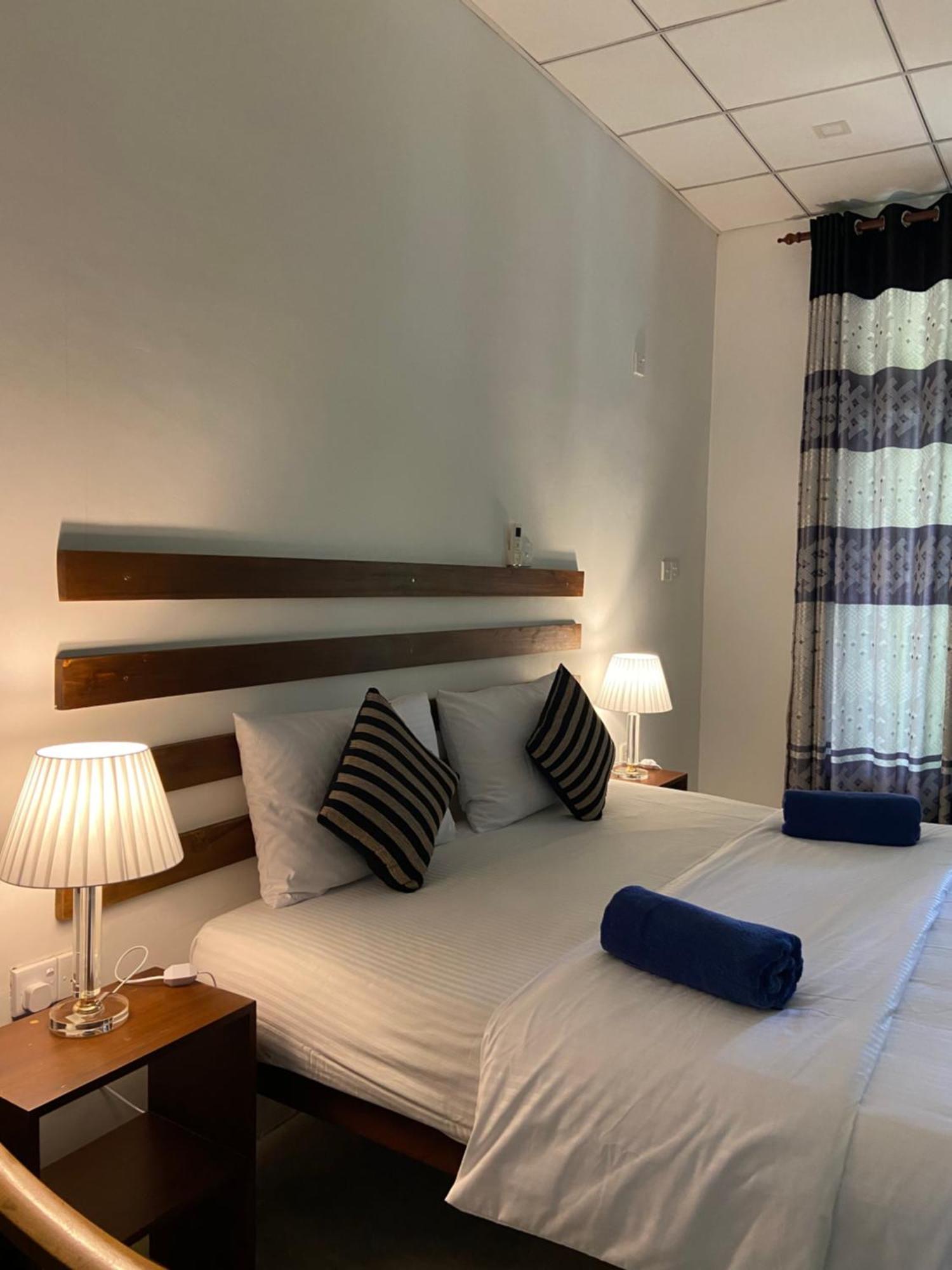 Hotel The Dale Mirissa Extérieur photo